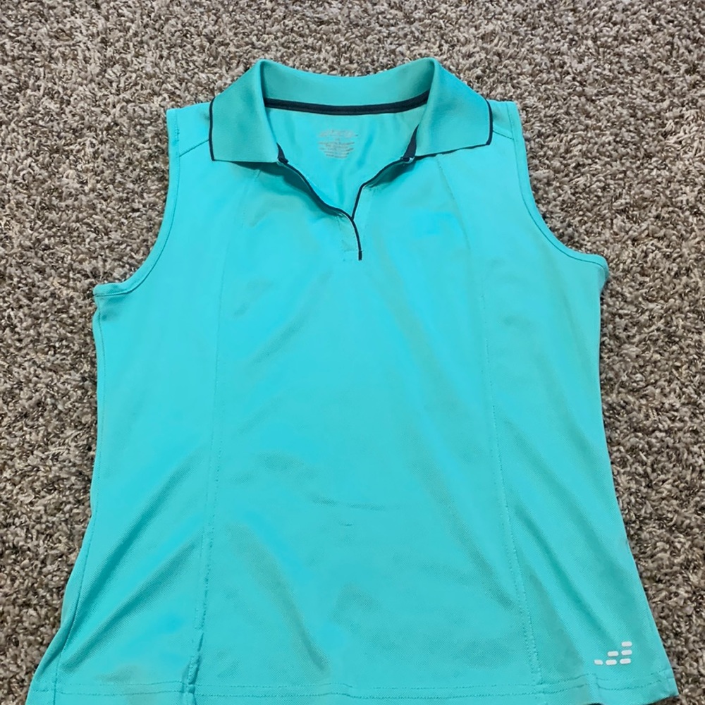 Brand is bcg, color is blue and size is M